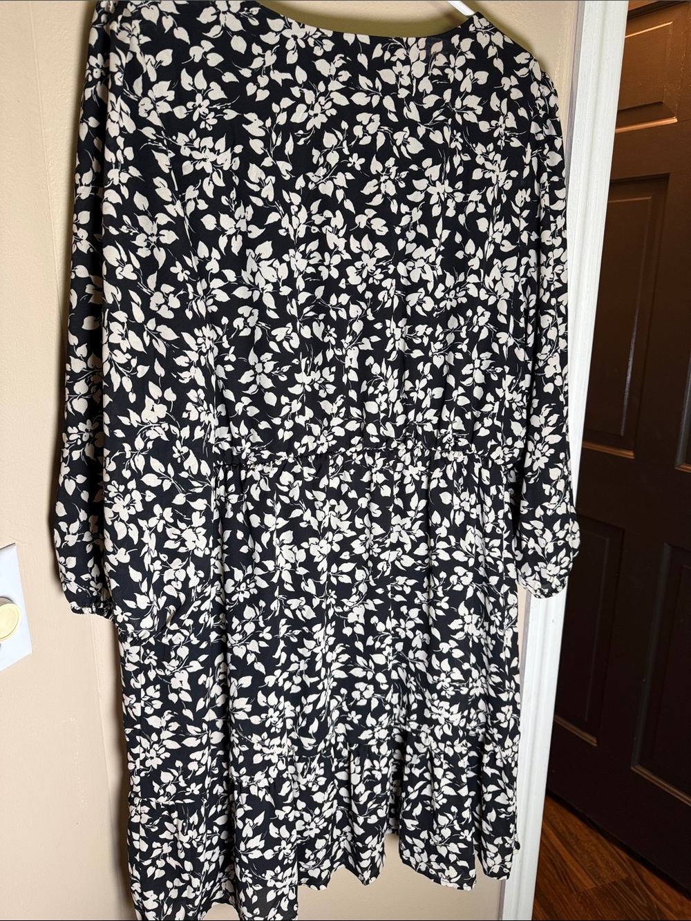 Dress - Picture 4 of 5